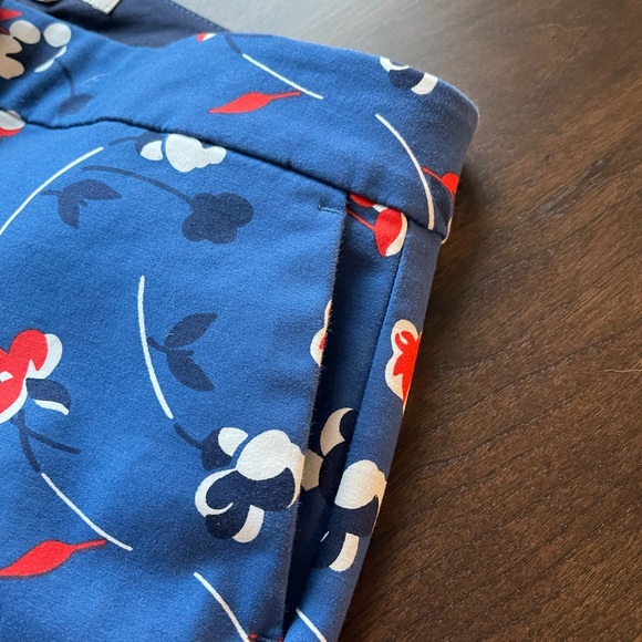 BODENUSA PANTS. SIZE 6. Beautiful royal, navy, red and white floral print. - Picture 3 of 11
